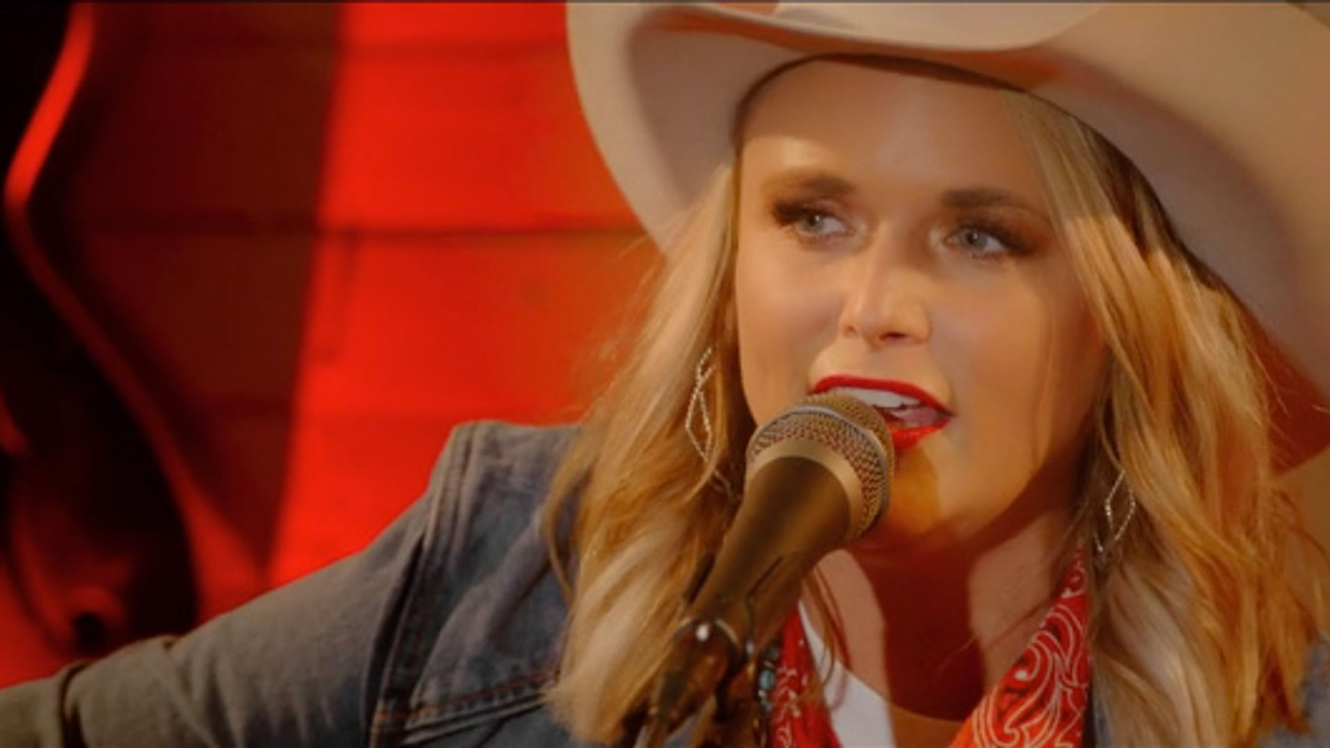 Miranda Lambert - Tractor Supply